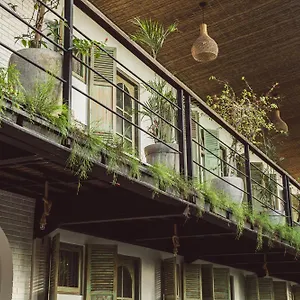 White Penny Asrama Seminyak (Bali)